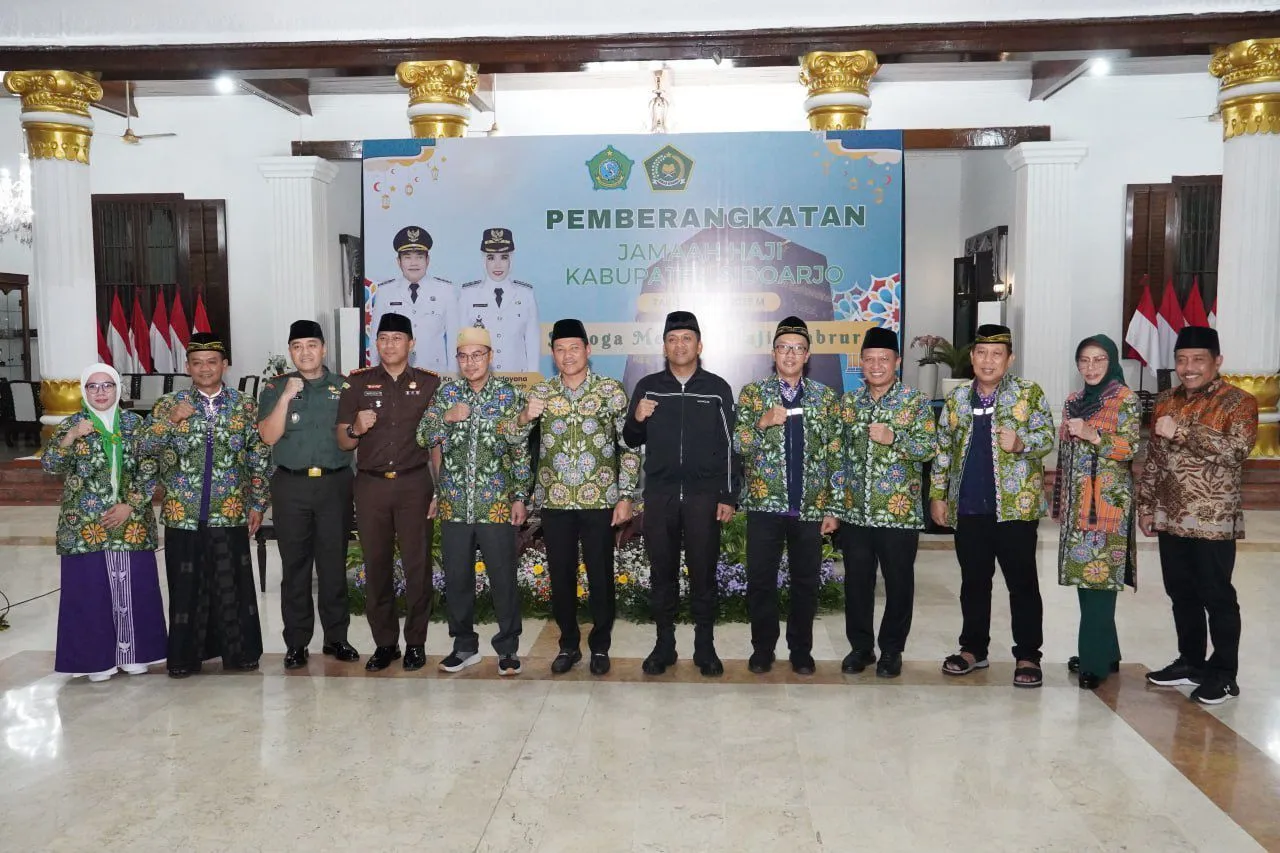 Jamaah Tertua Berusia 87 Tahun, Bupati Lepas Keberangkatan CJH Kloter 20 Asal Sidoarjo