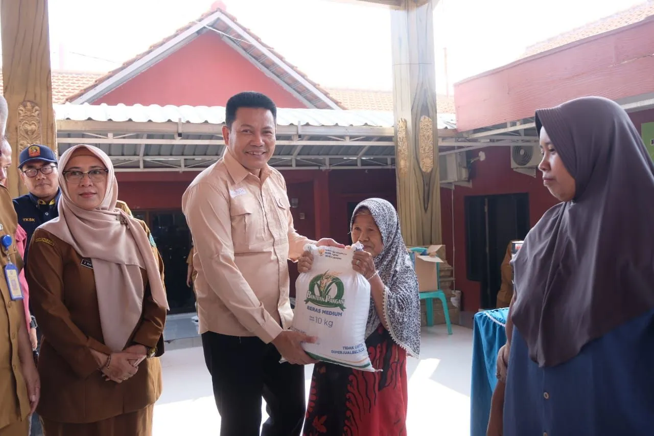 Bupati Sidoarjo Minta Penerima Gunakan Beras Bantuan Pangan Pusat untuk Konsumsi Pribadi dan Tidak Dijual