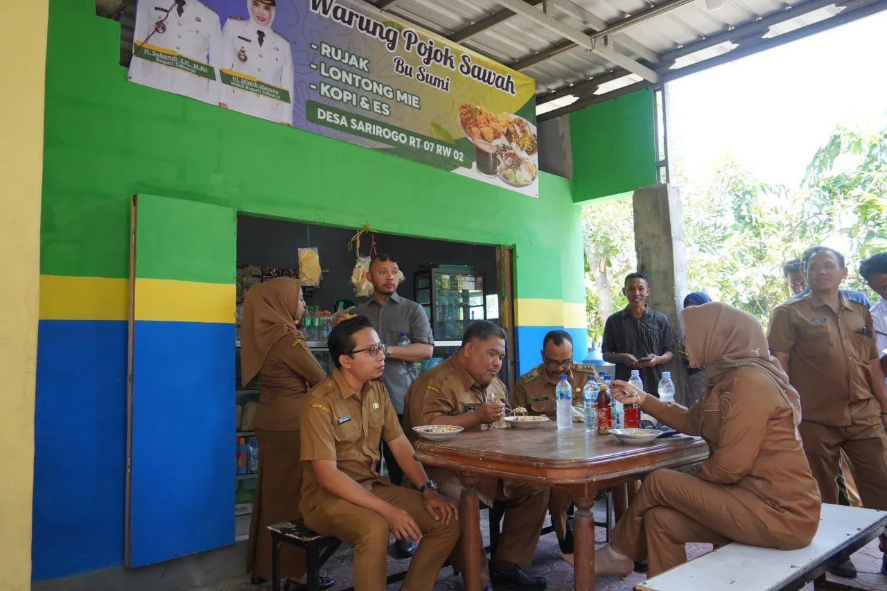 Wabup Sidoarjo Cek Bedah Warung di Sarirogo Sekaligus Tawarkan Kurda Berbunga Ringan di BPR Delta Artha