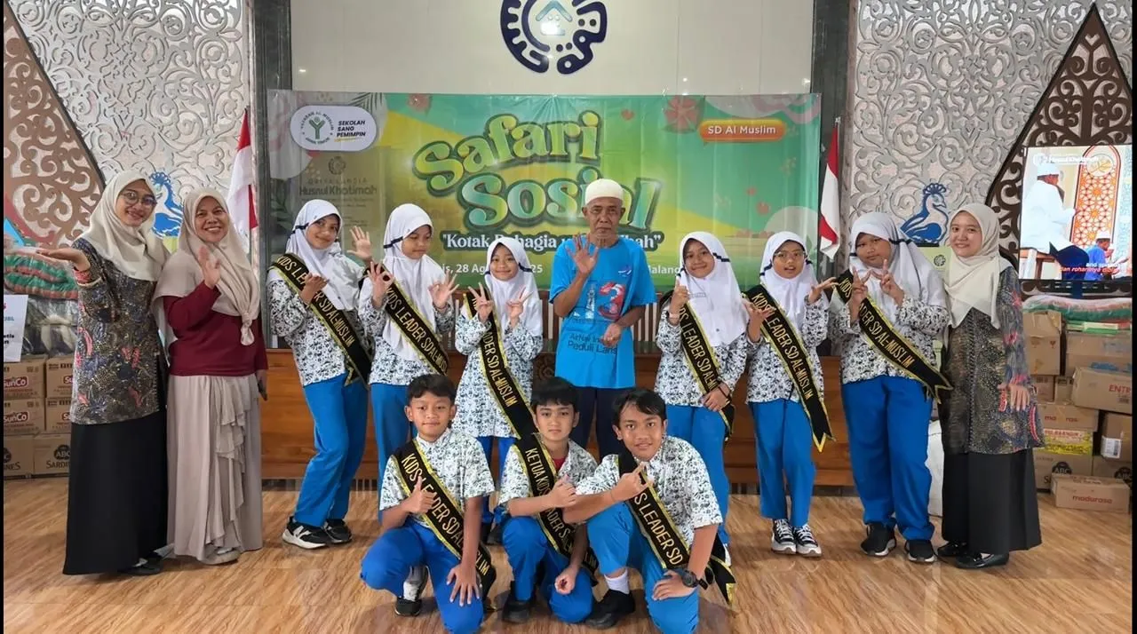 Kids Leader SD Al Muslim Berbagi Kebahagian Bersama Para Lansia di Griya Lansia Malang