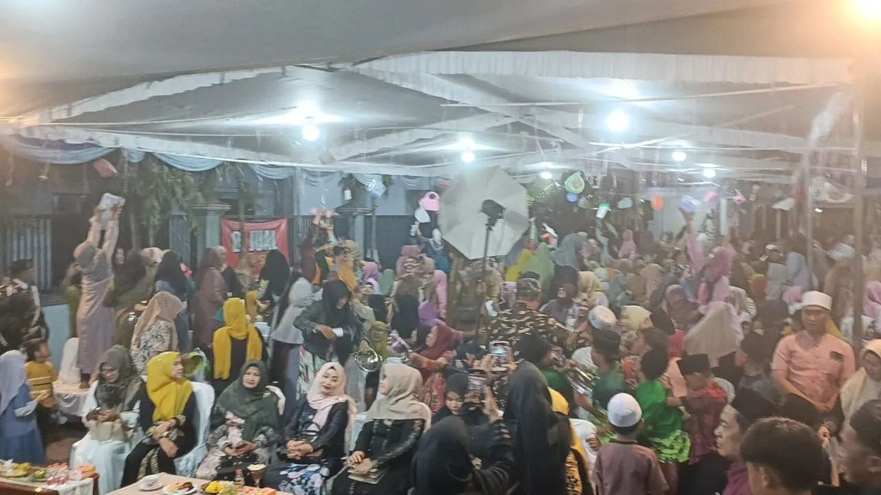Berhadiah Utama Umroh, Ribuan Jamaah Ikuti Pengajian Maulid di Masjid Miftahul Iman Juanda Regency Sedati