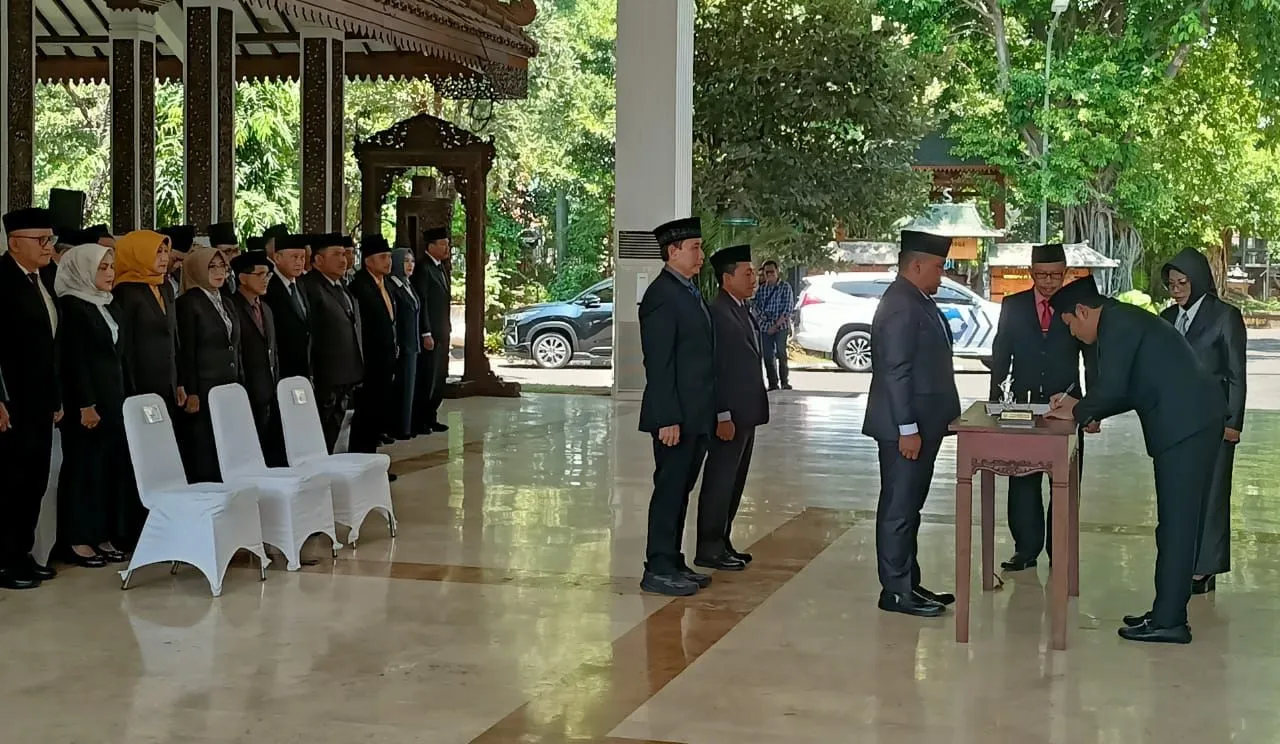 Tanpa Wabup, Bupati Mutasi 61 Pejabat, Budi Basuki Jabat Kadishub Misbah Kepala BKD Komang Kabag Hukum Nyaris Terlupakan
