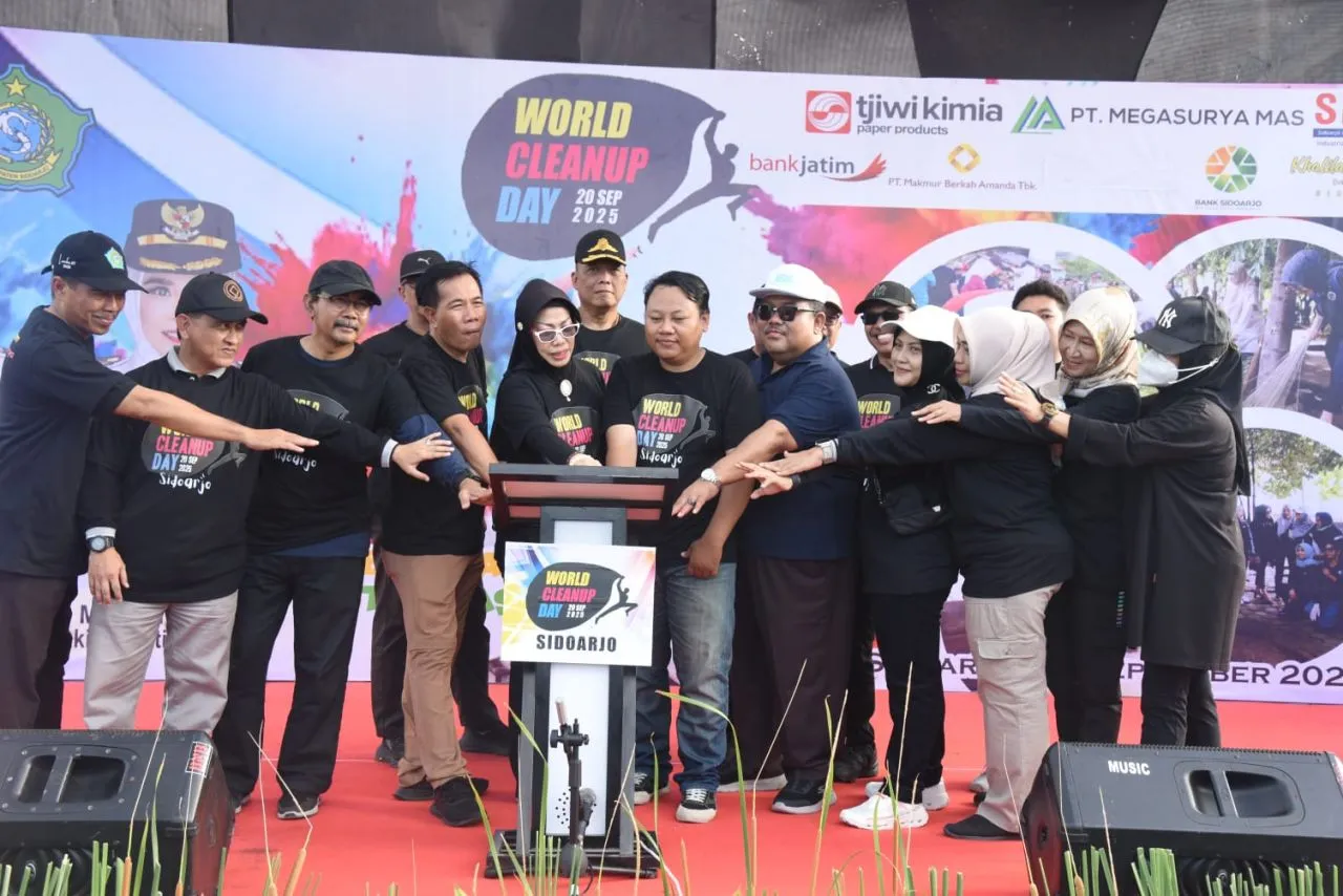 Ajak Gen Z, Ribuan ASN Sidoarjo Peringati World Cleanup Day 2025 Bersihkan GOR dan Taman Pinang