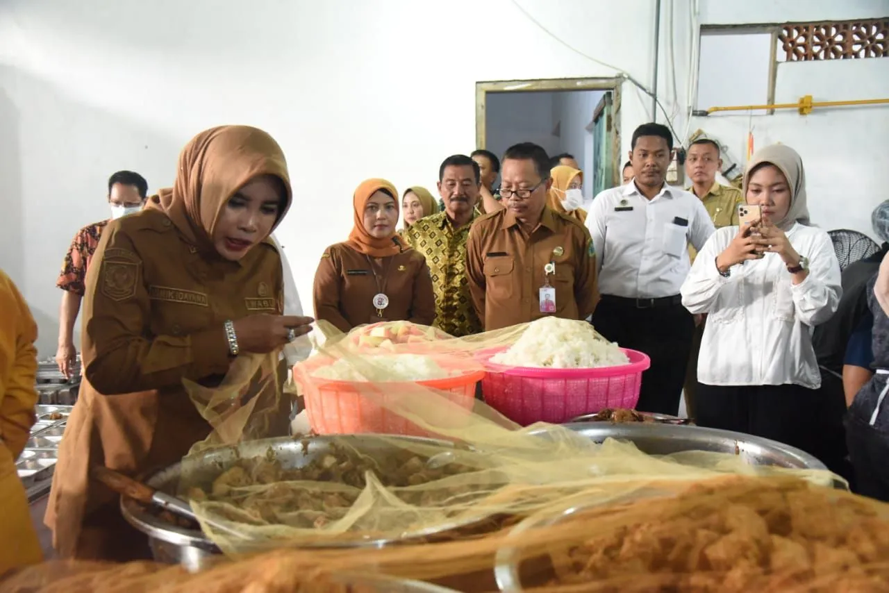 Wabup Sidoarjo Cek Dapur SPPG di Taman Pinang Indah dan Kebonagung Sukodono, Ingatkan Pengawasan Ketat Menu Makanan