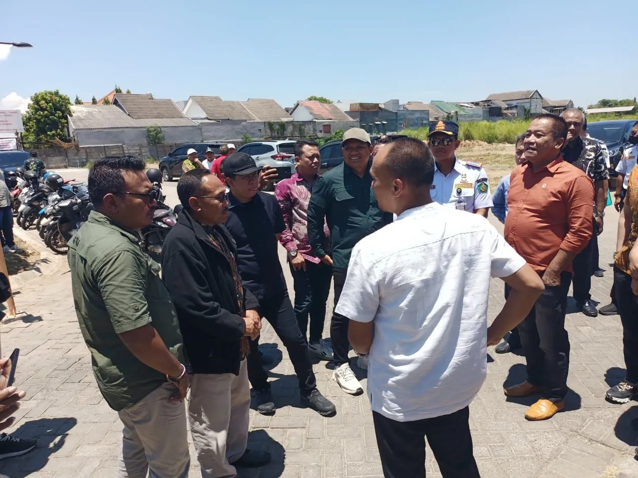 Bakal Dihearing Lagi, DPRD Sidoarjo Sepakat Pembongkaran Pagar Pembatas Perumahan Mutiara Regency dan City Ditunda