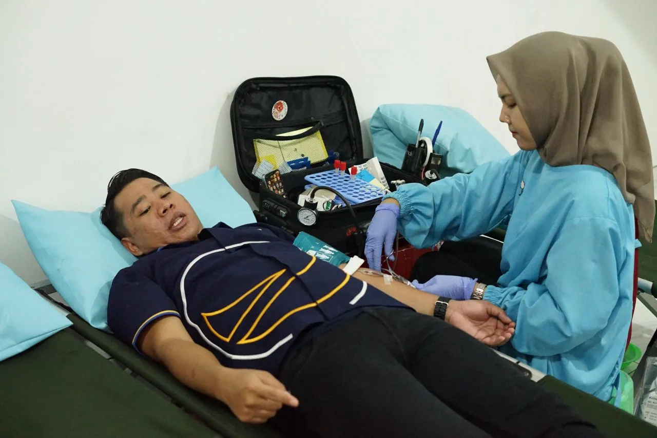 Bukti Konsistensi Gerakan Perubahan 14 Tahun, DPD Partai NasDem Sidoarjo Gelar Donor Darah dan Cek Kesehatan Gratis