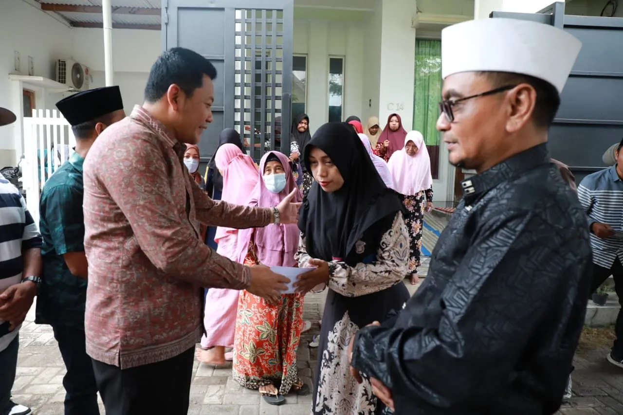 Bentuk Kepedulian Bupati Sidoarjo, Serahkan Santunan Rp 10 Juta untuk 6 Korban Tragedi Ponpes Al Khoziny Buduran