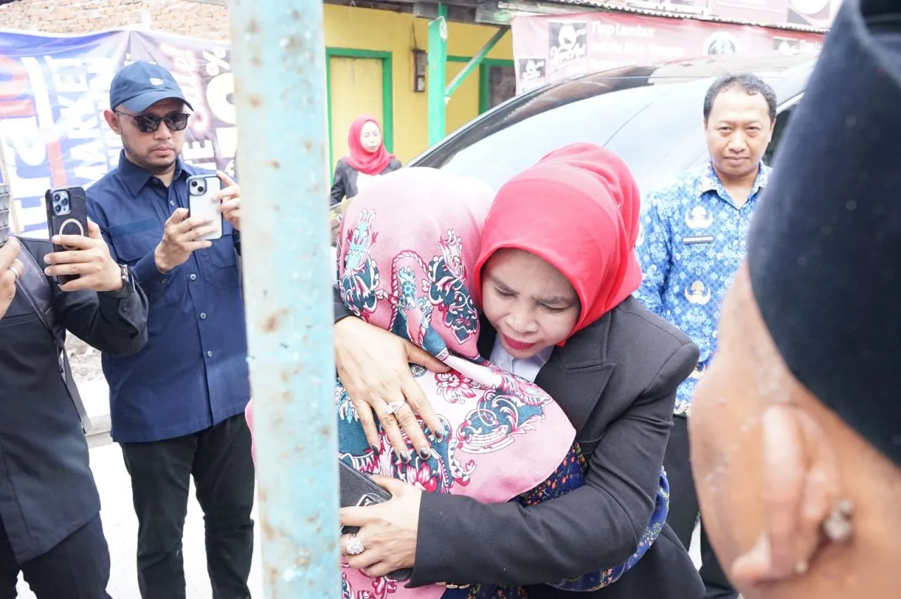 Ingatkan Kewaspadaan di Musim Hujan, Wabup Sidoarjo Takziah ke Rumah Santri Korban Tenggelam di Sungai Sidokare