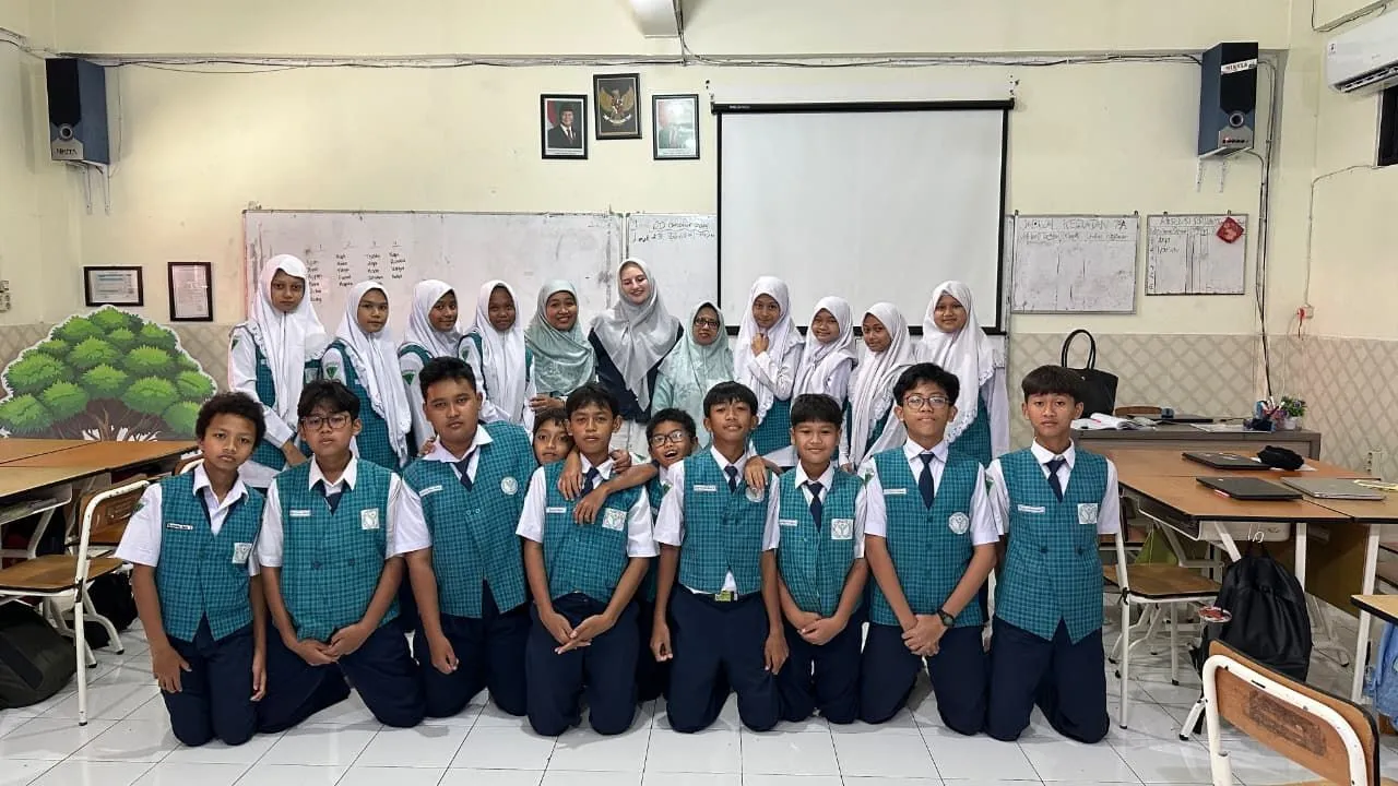 Bersama AIESEC Global Volunteer, Kontribusi Pelajar Al Muslim Jatim dan Internasional dalam Tukar Budaya dan Pendidikan