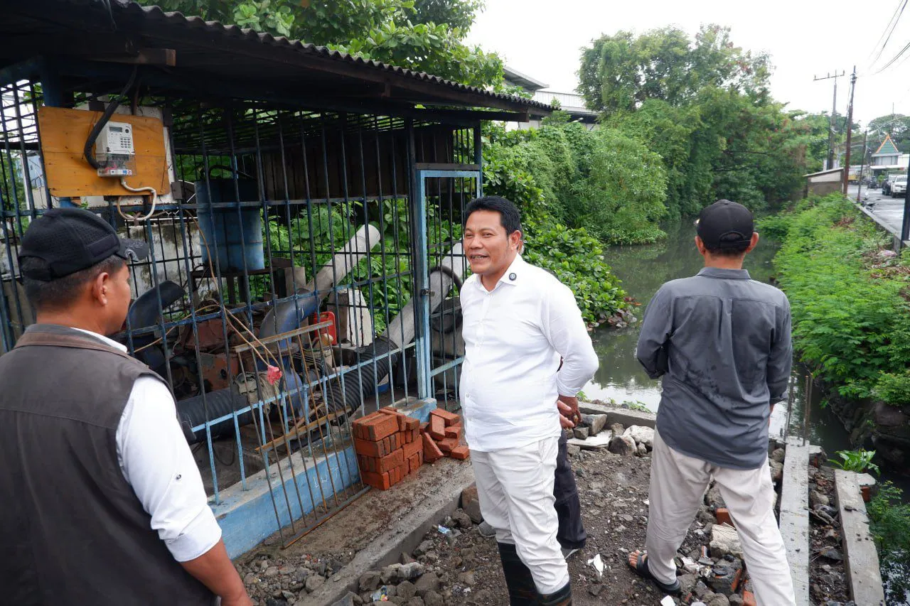 Sidak Pemicu Banjir di Wisma Tropodo, Temukan Pompa Air Usang dan Saluran Tertutup Bupati Semprot Camat dan Kadis PUBM