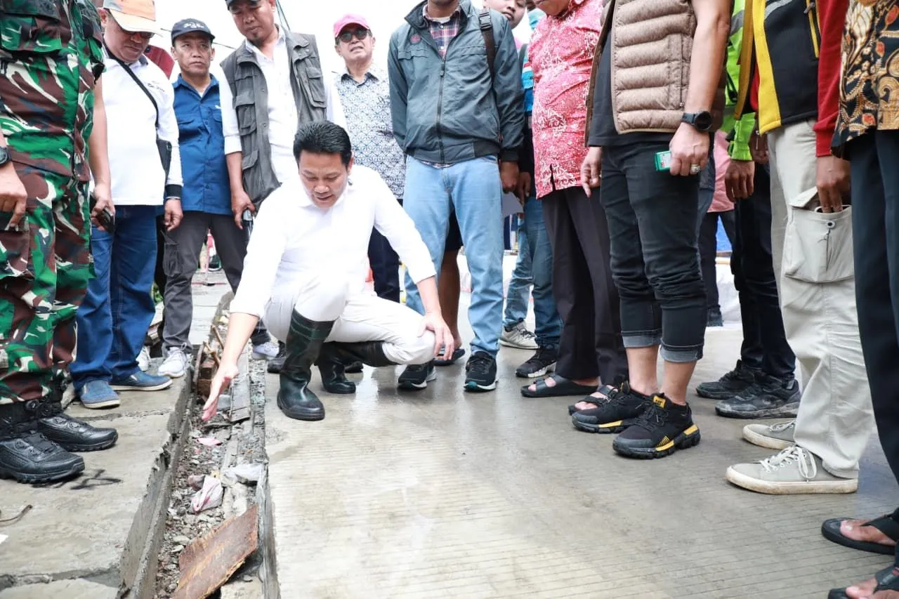 Sidak Proyek Jalan Beton di Waru, Bupati Sidoarjo Temukan Ada Yang Protol Warning Rekanan Soal Kualitas dan Waktu