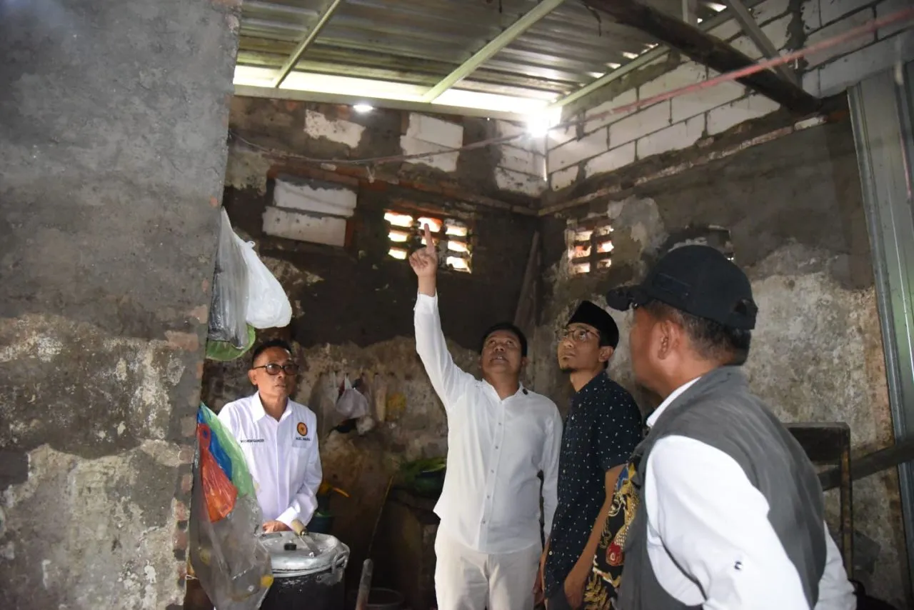 Modin Bersama Istri dan Anaknya Tinggal di Rumah Tidak Layak Huni, Bupati Sidoarjo Janji Perbaiki Secepatnya