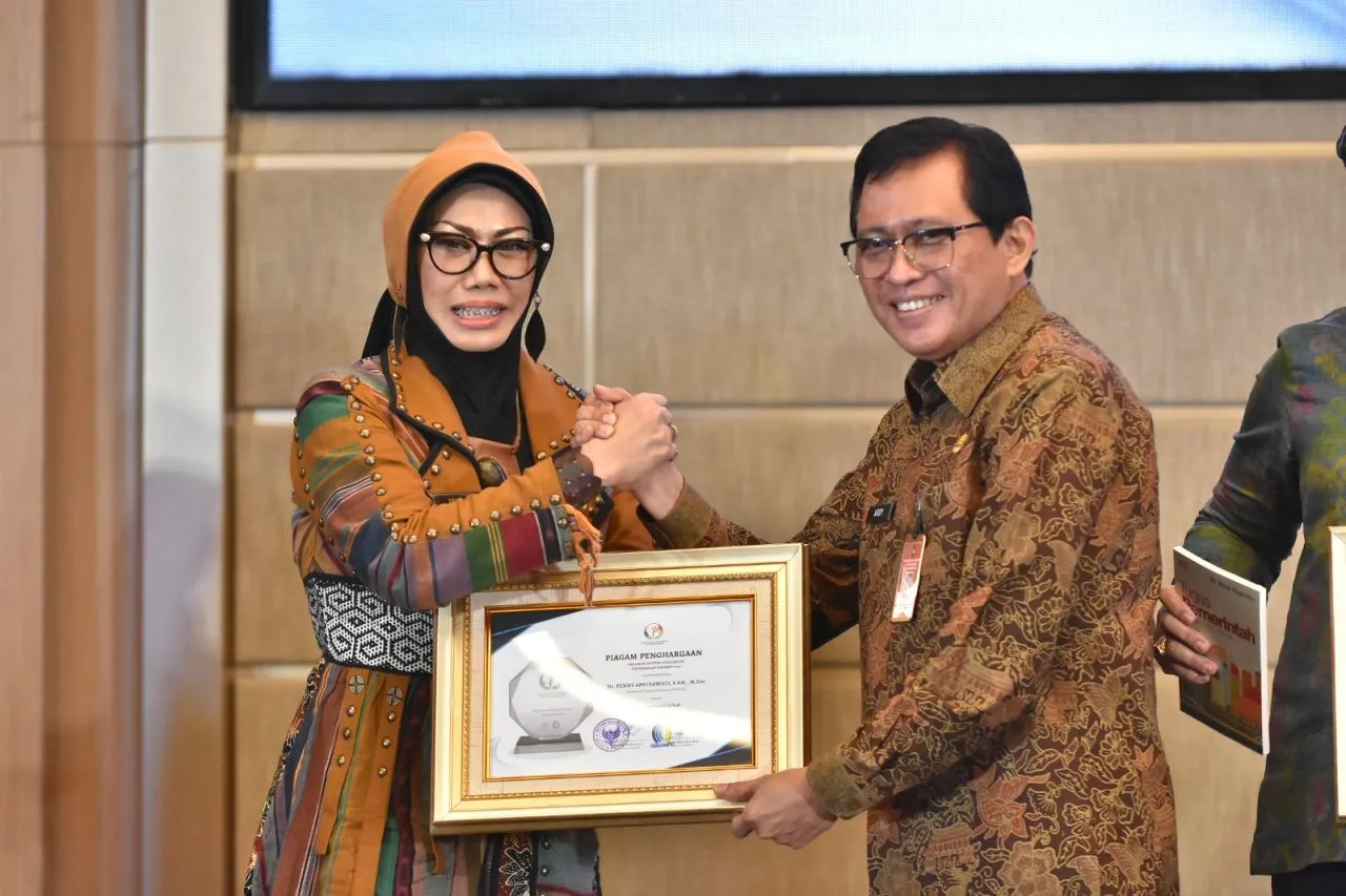 Percepat Layanan Digital di Seluruh OPD, Sekda Sidoarjo Raih Juara 1 Nasional ADLG Awards 2025