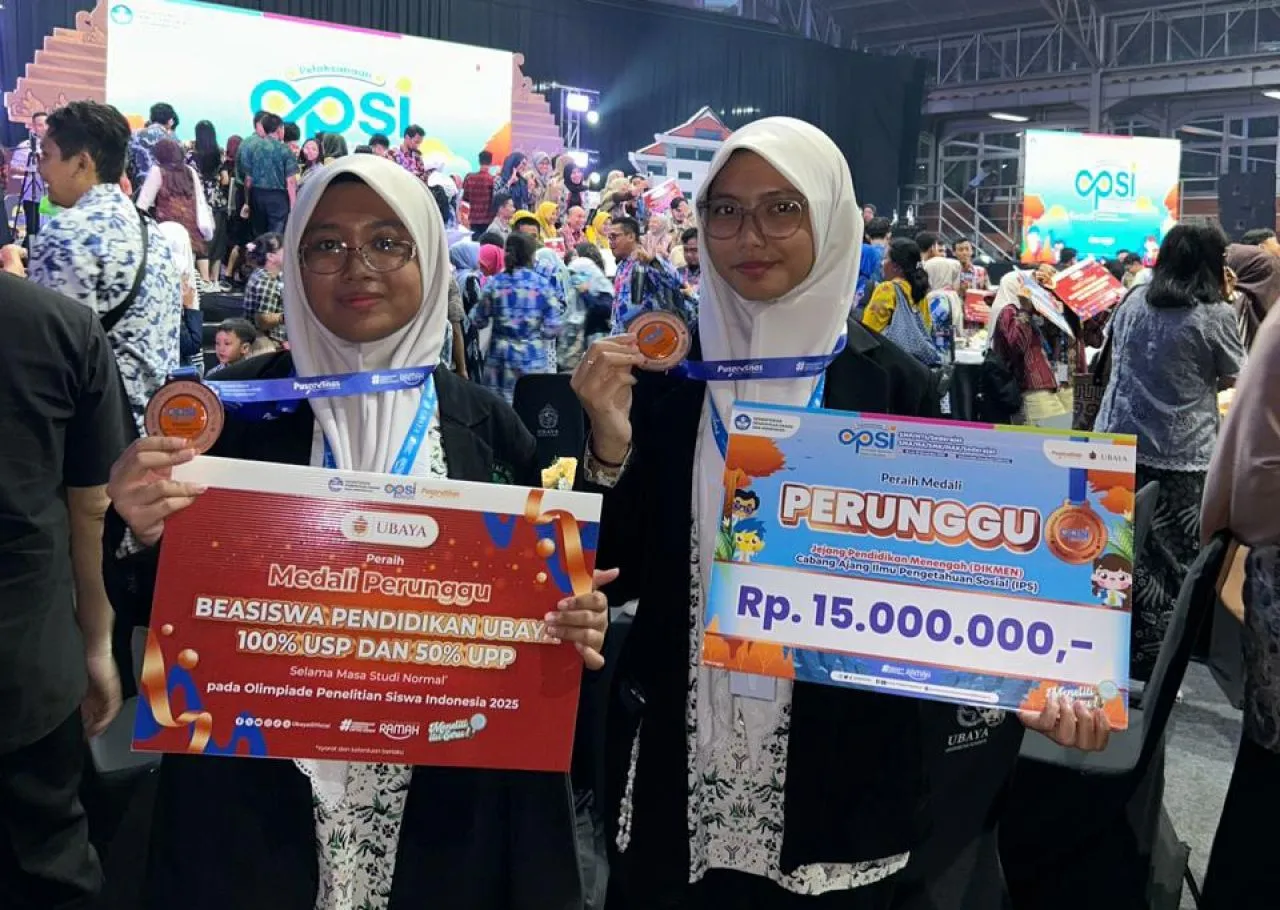 Bermodal Isu Kesehatan Mental Remaja, Dua Siswi SMA Al Muslim Raih Medali Perunggu di Ajang OPSI 2025