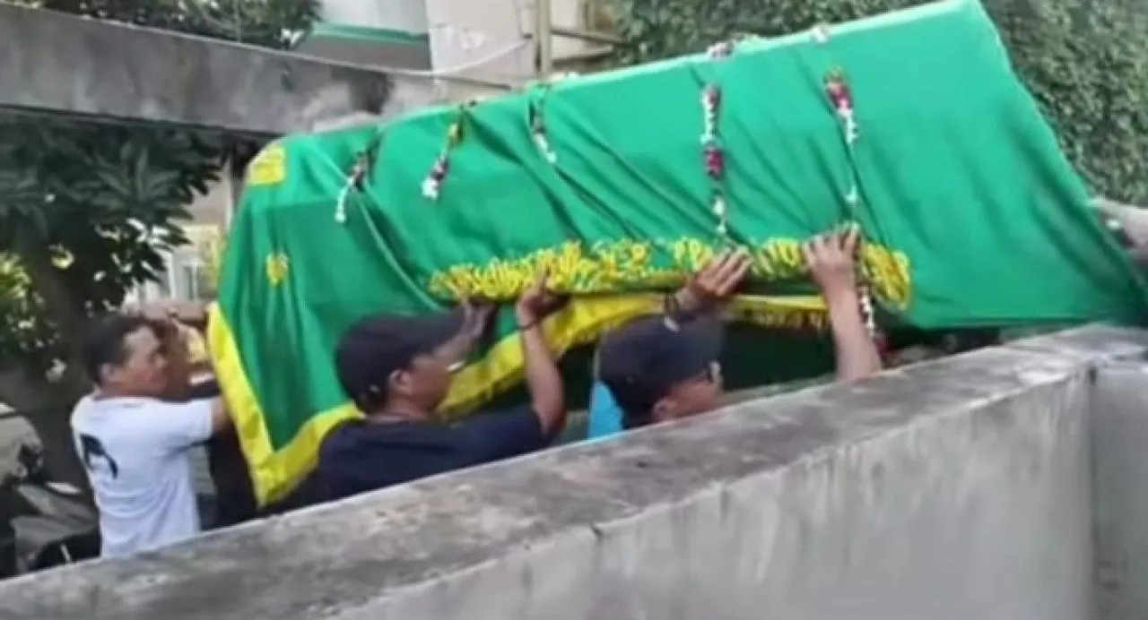 Dampak Perumahan Tak Sediakan Lahan TPU, Pemakaman Warga Pendatang Ber KTP Grogol Tulangan Ditolak Warga