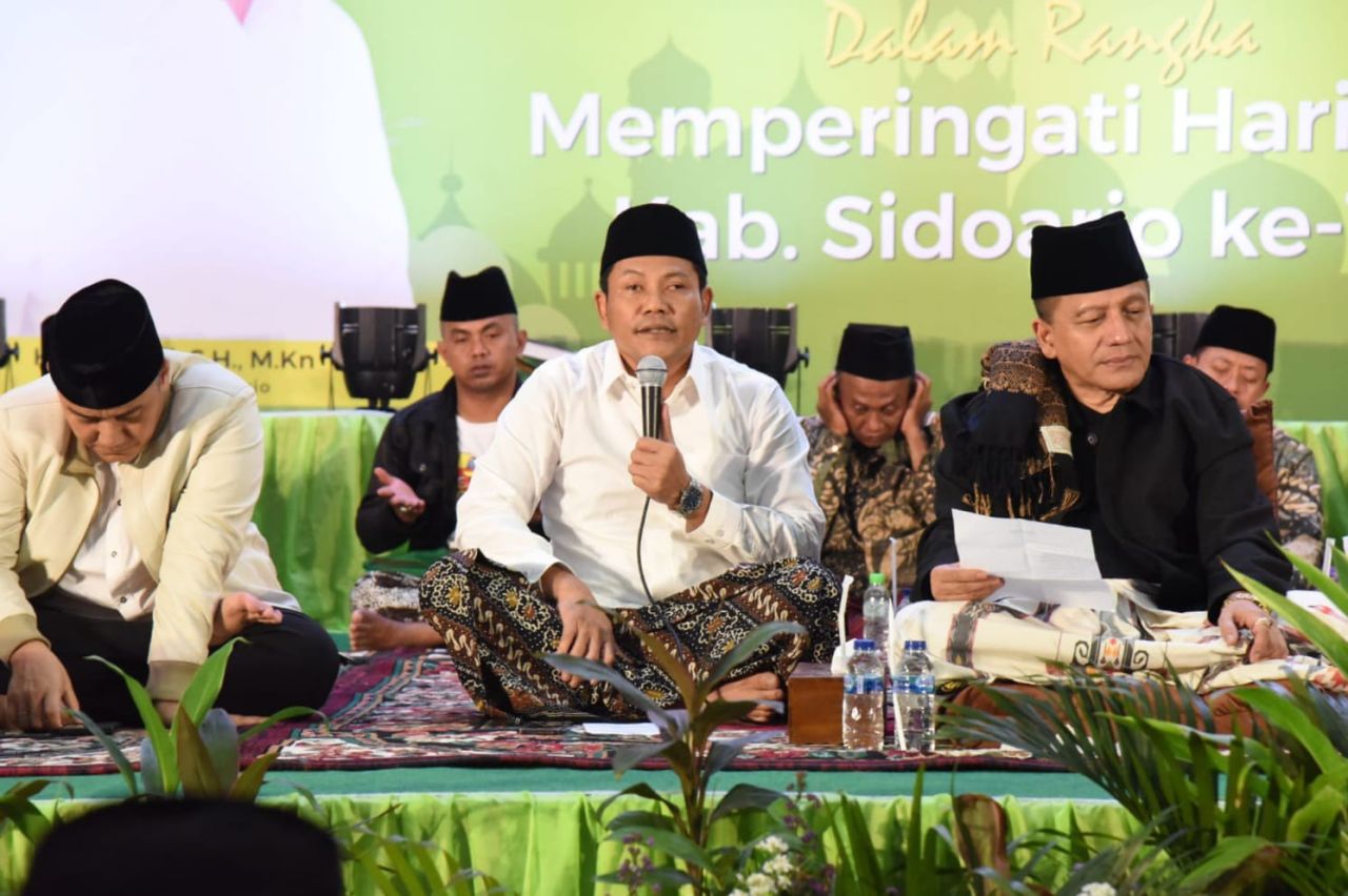 SEMAAN - Plt Bupati Sidoarjo, Subandi mengikuti acara Semaan Al Quran Dzikrul Ghofilin Jantiko Mantab Jumat Wage digelar di Pendopo Delta Wibawa, Jumat (17/01/2025) malam.