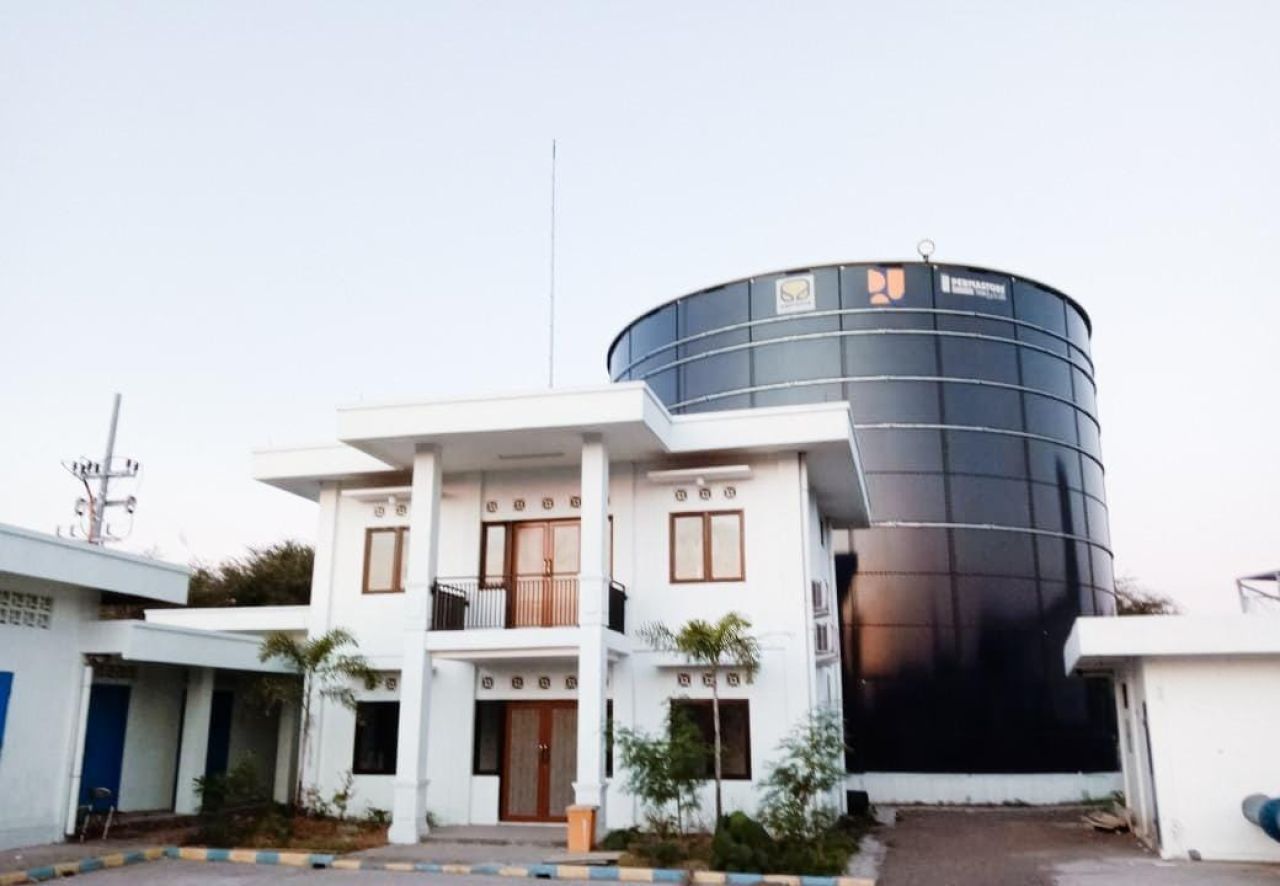 KANTOR BARU - Perumda Delta Tirta Sidoarjo bakal membuka satu Kantor Cabang Baru sebagai upaya meningkatkan kualitas pelayanan ke pelanggan yang diberi nama Cabang Sukodono di kawasan Perumahan Kahuripan Nirvana Village (KNV), Senin (20/01/2025).