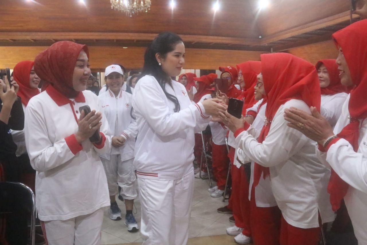 PEMBINAAN - Yayasan Jantung Indonesia (YJI) Kabupaten Sidoarjo yang diketuai dr Sriatun menggelar Pembinaan KJS dan KJR se-Kabupaten dihadiri Ketua Umum YJI Annisa Pohan Yudhoyono, Ketua Perwosi Jatim Arumi Bachsin di Pendopo Delta Wibawa, Sabtu (25/01/20