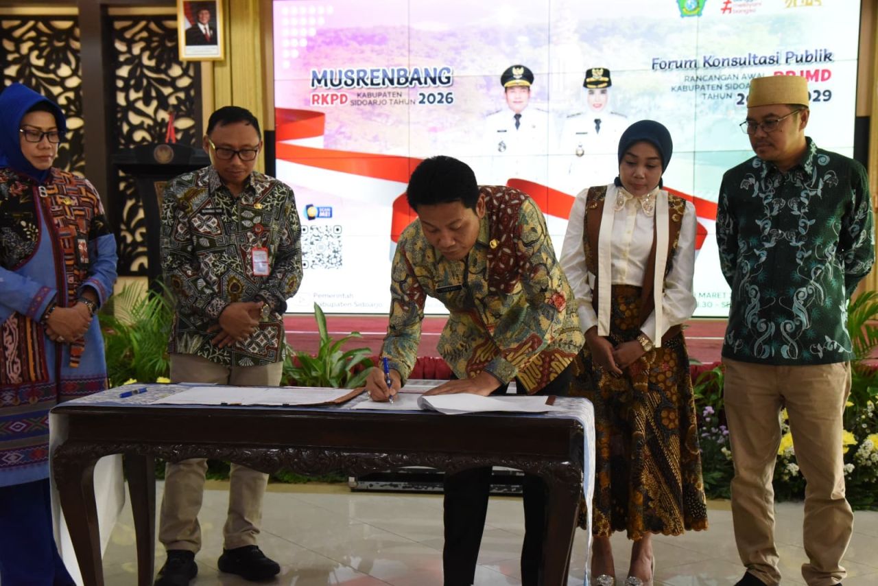 MUSRENBANG - Bappeda Pemkab Sidoarjo menggelar Musrenbang Rencana Kerja Pemerintah Daerah (RKPD) Tahun 2026 dan Forum Konsultasi Publik Rancangan Awal RPJMD Sidoarjo Tahun 2025-2029 di Pendopo Delta Wibawa, Kamis (13/03/2025).