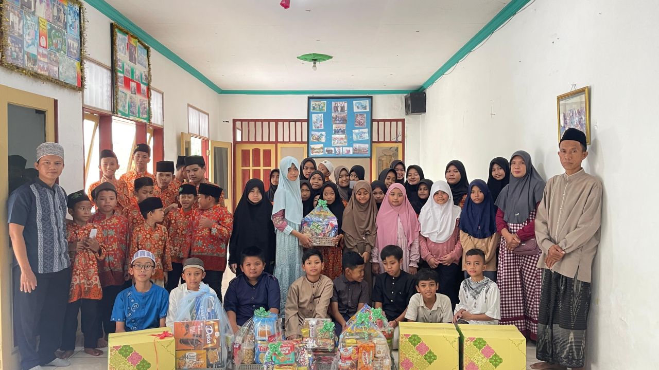 PONDOK RAMADHAN - Kegiatan Pondok Ramadhan di SD Al Muslim kali ini bertema Meraih Berkah, Tingkatkan Taqwa di Bulan Ramadan dibuka Kamis (13/03/2025) dan akan ditutup pada Sabtu (15/03/2025).