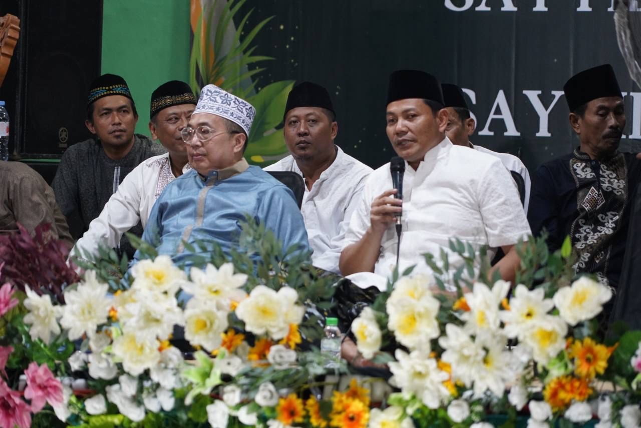 HAUL - Bupati Sidoarjo, Subandi menghadiri Haul Mbah Said Hasan di Desa Bohar, Kecamatan Taman, Sidoarjo, Selasa (08/04/2025) malam.