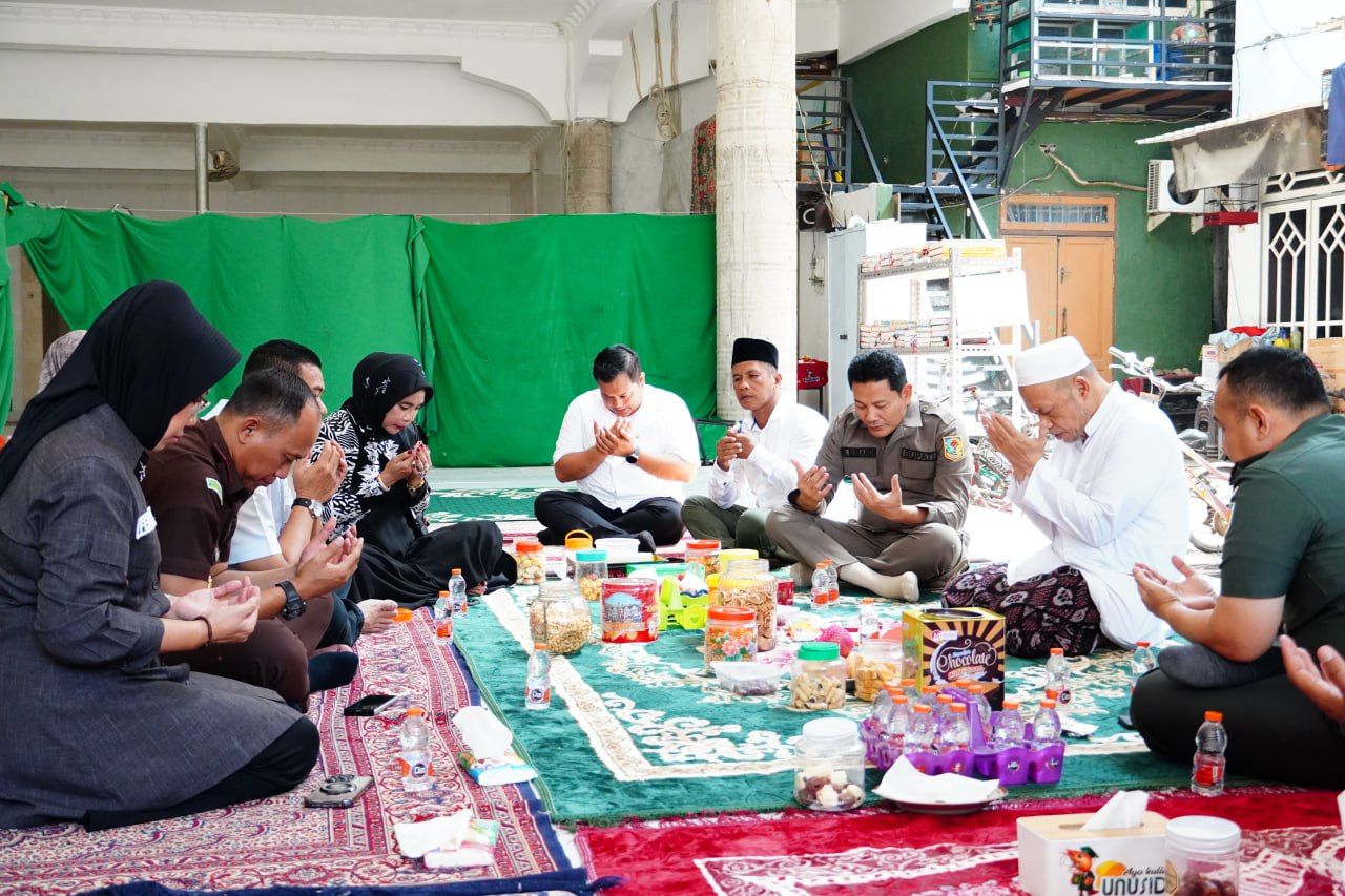 SILATURRAHMI - Bupati Sidoarjo Subandi dan Wabup Sidoarjo Mimik Idayana beserta jajaran Forkopimda melaksanakan silaturahmi ke para Tokoh Agama (Toga) di Kecamatan Buduran dan Kecamatan Jabon, Sidoarjo, Rabu (09/04/2025).