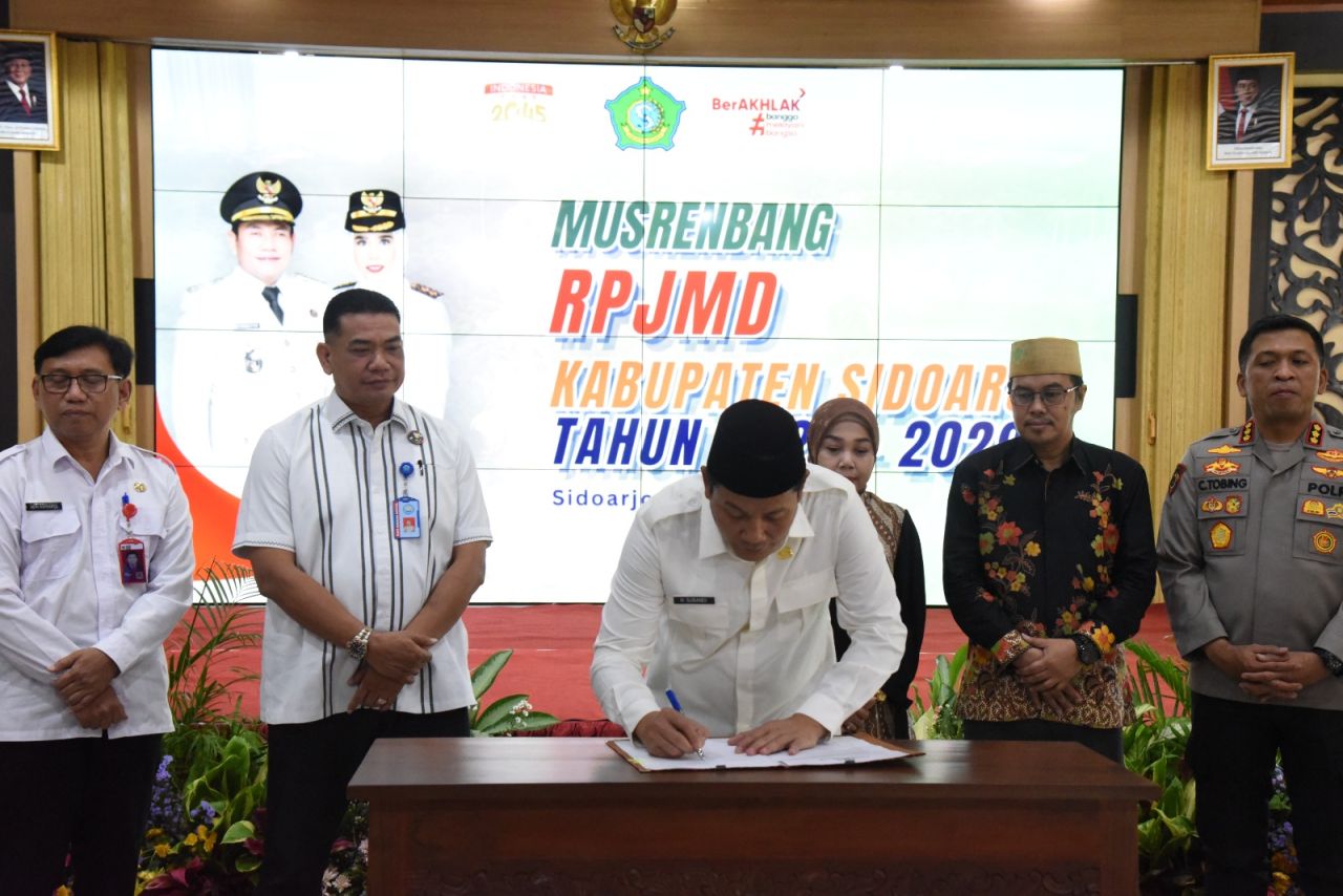 MUSRENBANG - Bupati Sidoarjo Subandi membuka acara Musyawarah Perencanaan Pembangunan (Musrenbang) Rencana Pembangunan Jangka Menengah Daerah (RPJMD) Sidoarjo Tahun 2025 - 2029 di Pendopo Delta Wibawa, Rabu (30/04/2025).