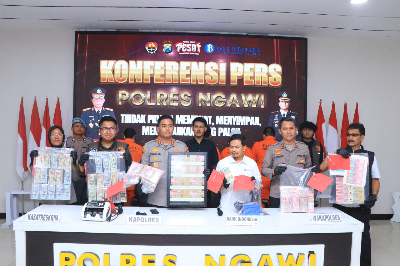 Konferensi Pers ungkap kasus peredaran uang palsu yang dilakukan 2 oknum Kades dan 3 jaringannya