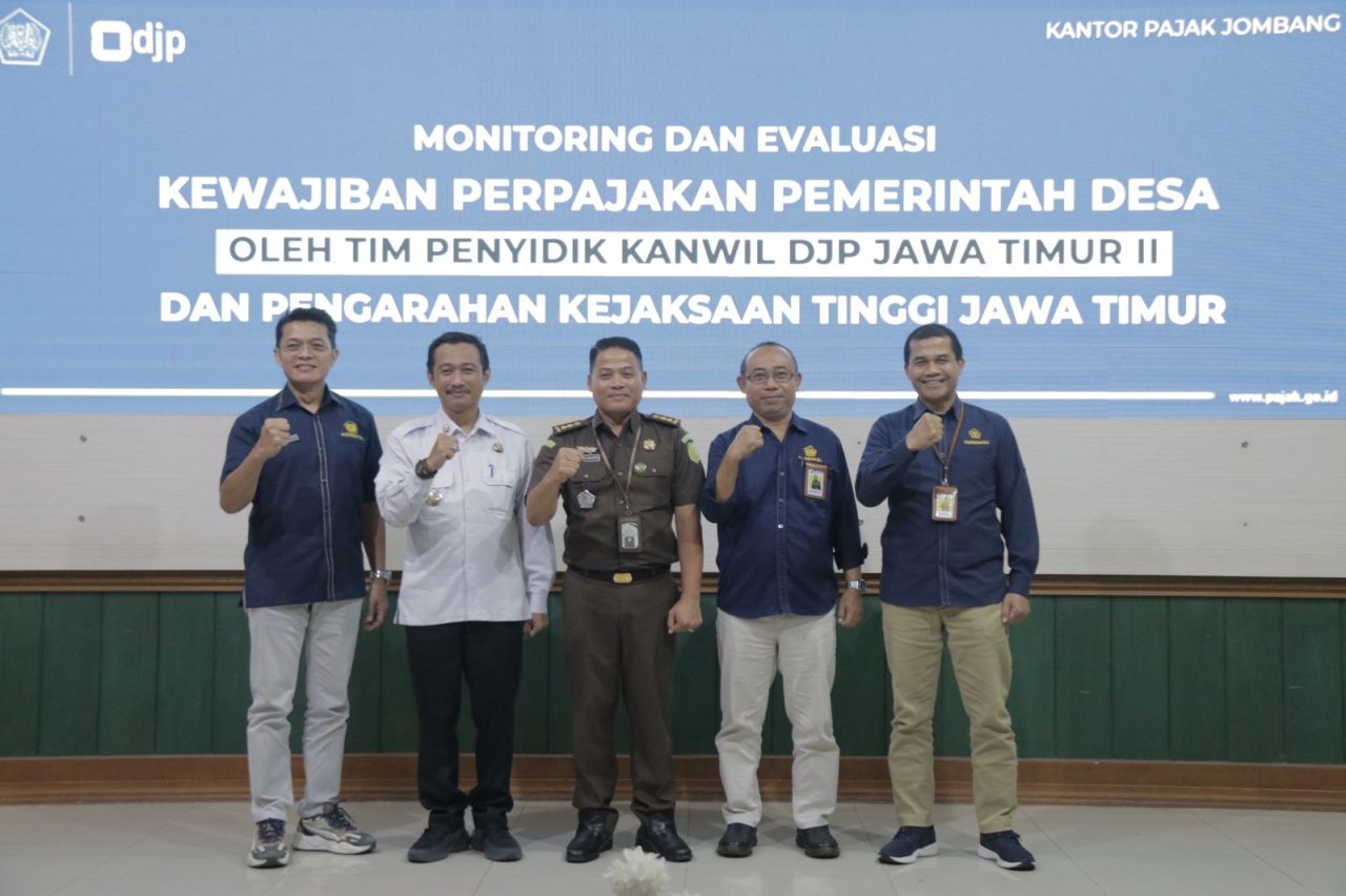 KERJASAMA - Kanwil Direktorat Jenderal Pajak (DJP) Jatim II kerja sama dengan Kejati Jatim dan Dinas Pemberdayaan Masyarakat dan Desa (DPMD) Jombang menggelar Monitoring dan Evaluasi (Monev) Kewajiban Perpajakan Instansi Pemerintah Desa (IPDes) se Jombang