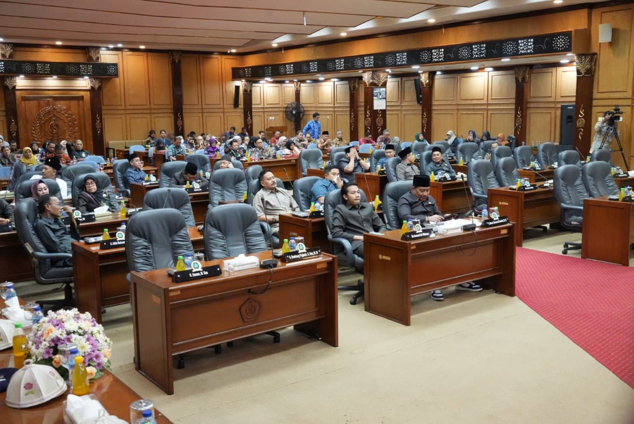 TAK QUORUM - Rapat Paripurna Pandangan Akhir (PA) Fraksi - Fraksi dilanjut Pengambilan Keputusan terhadap Laporan Keterangan Pertanggungjawaban (LKPj) Bupati Sidoarjo Tahun Anggaran 2024 ditunda lantaran tidak quorum, Kamis (10/07/2025) petang.