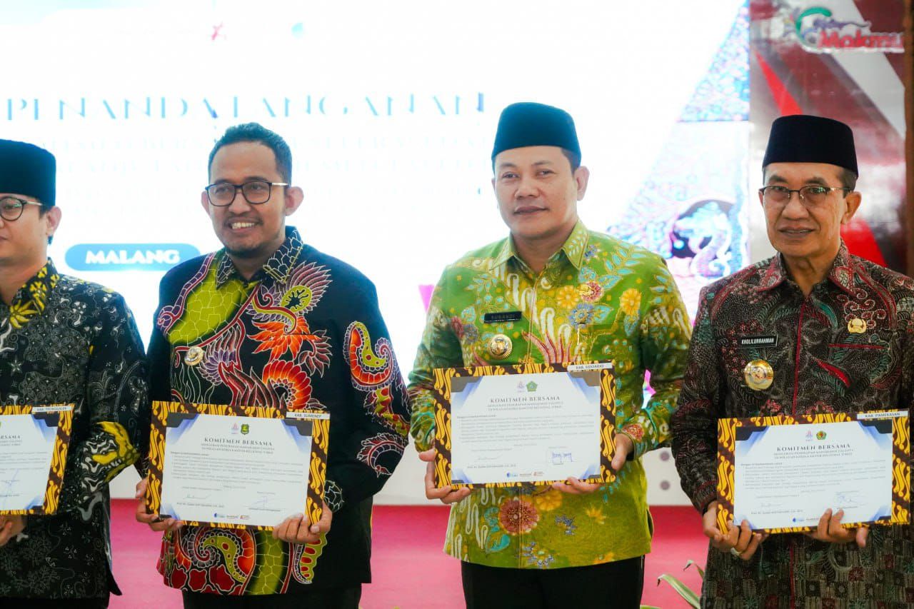 TALENTA - Bupati Sidoarjo Subandi mengikuti Rapat Koordinasi (Rakor) Evaluasi CASN dan Manajemen Talenta digelar Kantor Regional II Badan Kepegawaian Negara (BKN) di Pendapa Agung Kabupaten Malang, Kamis (24/07/2025).