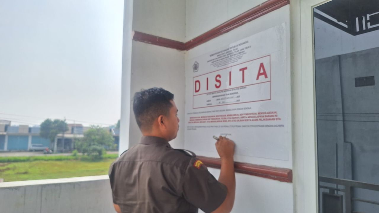 SITA - Kantor Wilayah Direktorat Jenderal Pajak (Kanwil DJP) Jawa Timur (Jatim) II melaksanakan penyitaan aset milik penunggak pajak hingga Rp 31,5 miliar dalam kegiatan Pekan Sita Serentak, Jumat (01/08/2025).