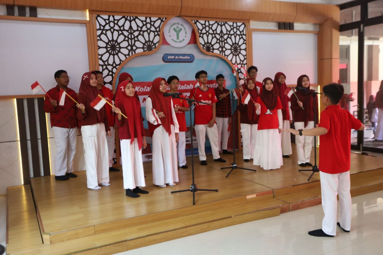 LOMBA - SMP Al Muslim menggelar perayaan menggabungkan Peringatan Hari Pramuka ke 64 dan Hari Ulang Tahun (HUT) ke 80 Republik Indonesia dalam acara bertema Kolaborasi adalah Kekuatan, Merdeka adalah Tujuan dengan berbagai perlombaan, Kamis (14/08/2025).