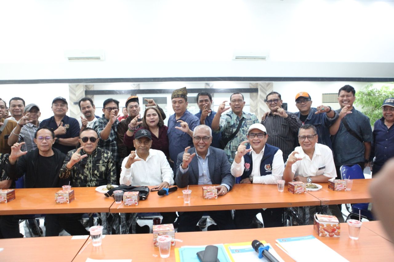 DAFTAR - Direktur Utama (Dirut) LKBN Antara, Akhmad Munir dan Atal Sembiring Depari secara resmi mendaftarkan diri sebagai Calon Ketua Umum dan Ketua Dewan Kehormatan (DK) PWI Pusat periode 2025 - 2030, Jumat (22/08/2025).