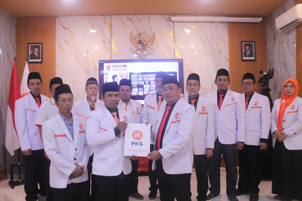 BARU - Dewan Pengurus Daerah Partai Keadilan Sejahtera (DPD PKS) Sidoarjo menggelar Musyawarah Daerah (Musda) VI di Ballroom DPD PKS Sidoarjo dihadiri Anggota DPR RI Fraksi PKS, Reni Astuti serta jajaran pengurus, Sabtu (06/09/2025).