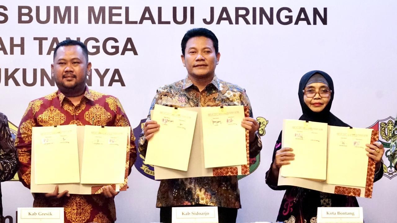 BANTUAN - Bupati Sidoarjo, Subandi mendapat bantuan jaringan distribusi gas bumi sebanyak 7.223 Sambungan Rumah (SR) dari Direktorat Jenderal Minyak dan Gas Bumi (Ditjen Migas) Kementerian ESDM di Jakarta, Kamis (18/09/2025).