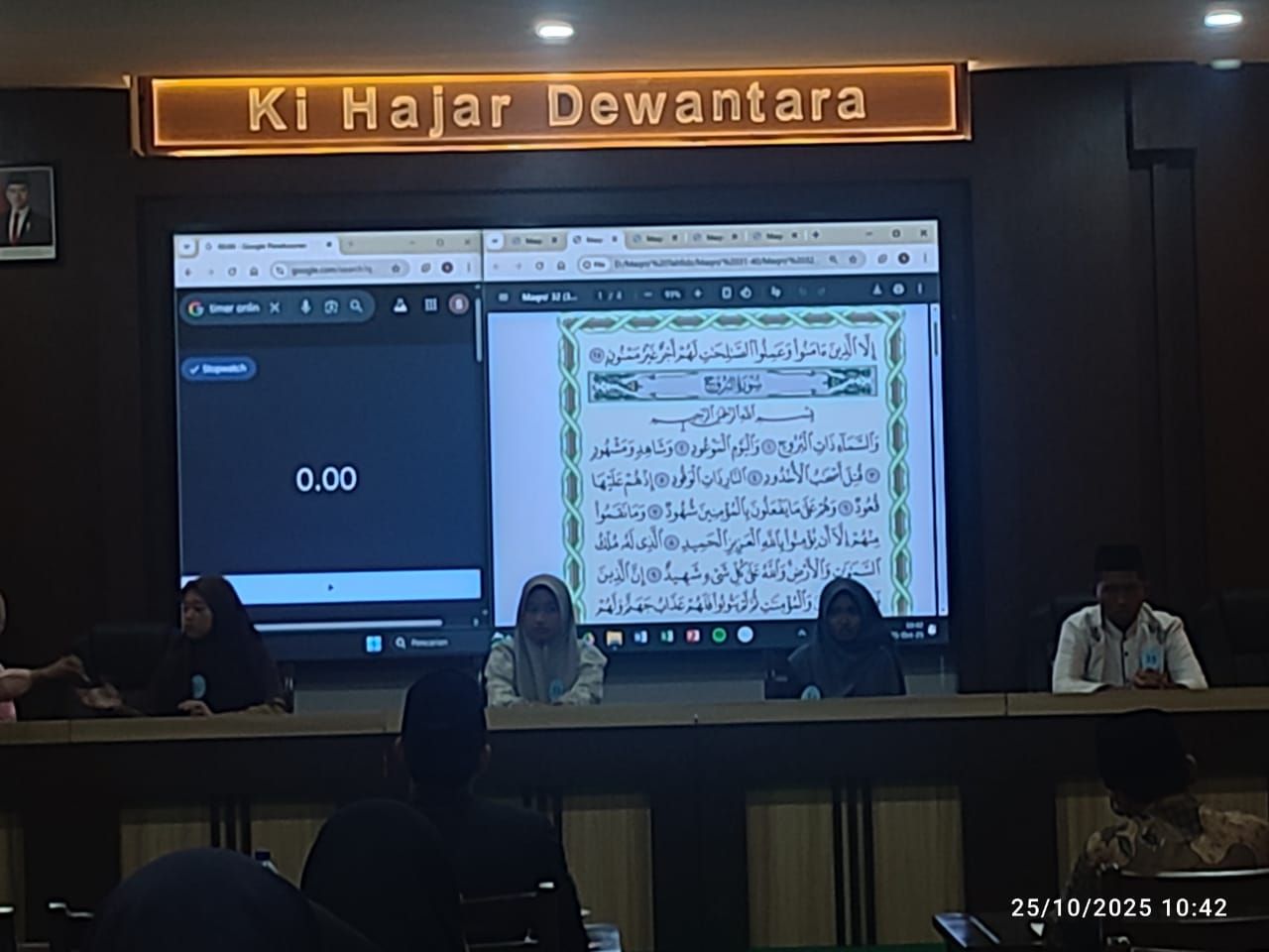 KOMPETISI - Musyawarah Guru Mata Pelajaran (MGMP) Pendidikan Agama Islam (PAI) SMA Negeri dan Swasta se Sidoarjo menggelar lomba Tahfidz (hafalan Al-Quran) di ruang meeting Ki Hajar Dewantara SMAN 4 Sidoarjo, Sabtu (25/10/2025).