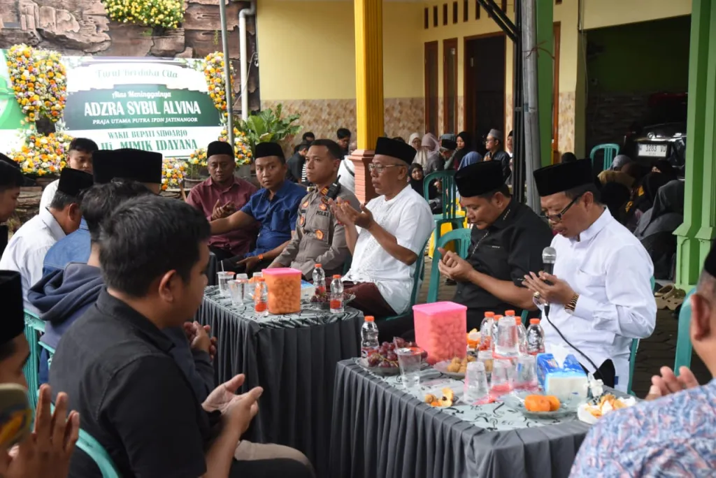 Meninggal Kecelakaan, Bupati Beserta Istri Takziah ke Rumah Duka Dua Praja IPDN Asal Sidoarjo