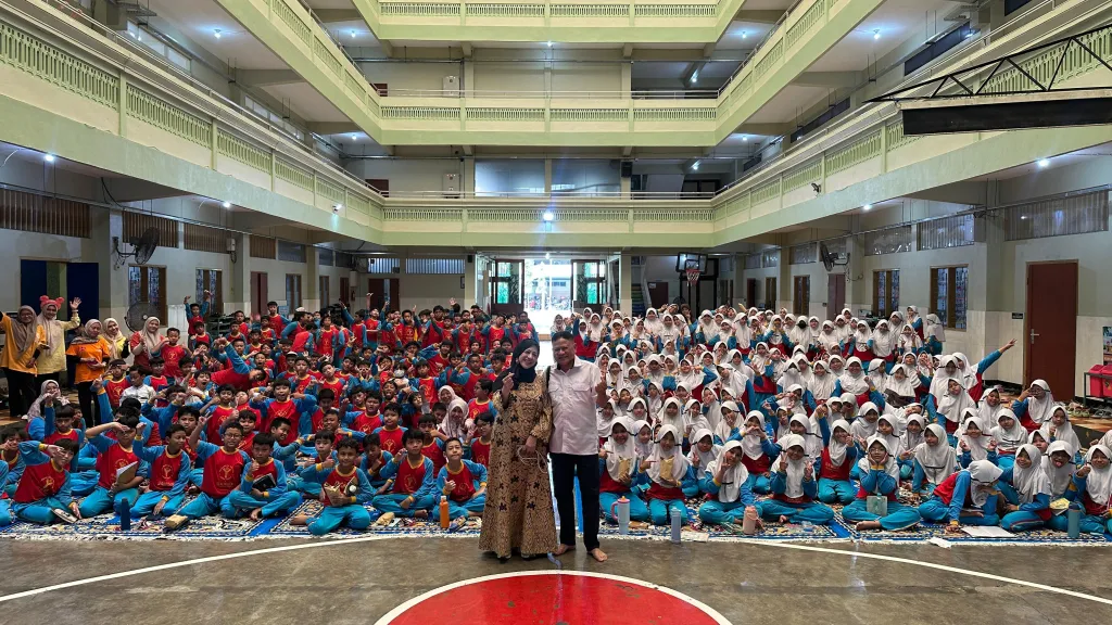 Peringati Hari Gizi, Siswa SD Al Muslim Gaungkan Healthy Inside Active Outside