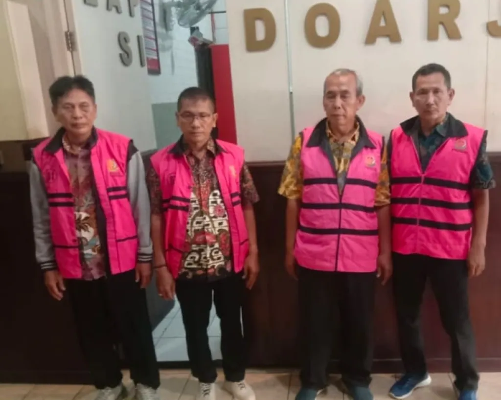 Berkas Lengkap, Tim JPU Kejari Sidoarjo Tahan 4 Kades Aktif Asal Tulangan yang Diduga Terlibat Jual Beli Jabatan