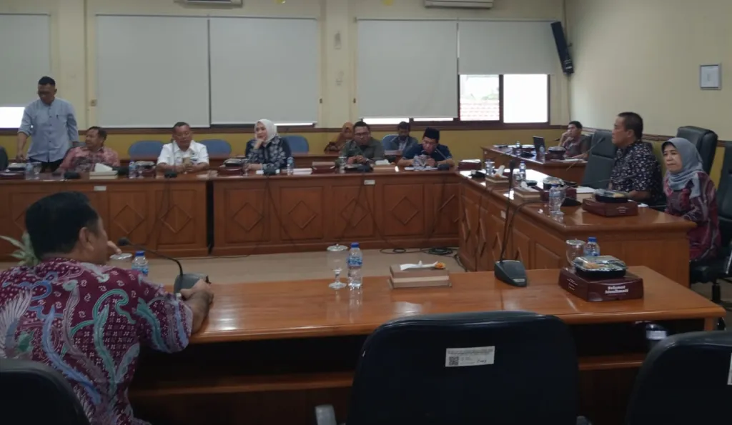 Desak Revitalisasi, Komisi C DPRD Sidoarjo Soroti Kondisi Pasar Ikan di Kota Delta dan Sedati yang Kumuh