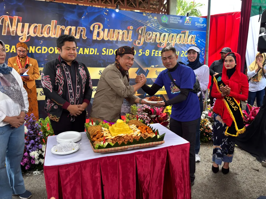 Nyadran Nelayan Sidoarjo ke Makam Dewi Sekardadu di Kepentingan Meriahkan Peringatan Harjasda ke 167 di Kota Delta