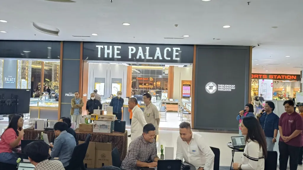 SPT - Kanwil DJP Jatim II kampanye simpatik bertajuk Ngabuburit Spectaxcular melayani Wajib Pajak (WP) dalam melapor Surat Pemberitahuan (SPT) Tahunan melalui Coretax DJP di Lippo Plaza Sidoarjo, Selasa (03/03/2026).