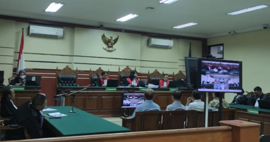 VONIS - Sebanyak empat mantan Kepala Dinas P2CKTR Pemkab Sidoarjo dijatuhi (divonis) bersalah dalam putusan kasus dugaan korupsi pengelolaan Rusunawa Tambaksawah, Kecamatan Waru di Pengadilan Tipikor Juanda, Sidoarjo kemarin.