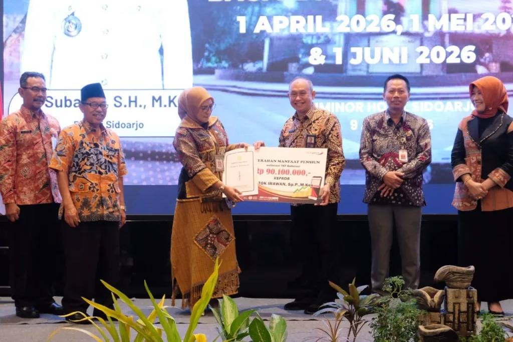 Diminta Terus Jadi Teladan, 141 PNS di Lingkungan Pemkab Sidoarjo Terima SK Pensiun