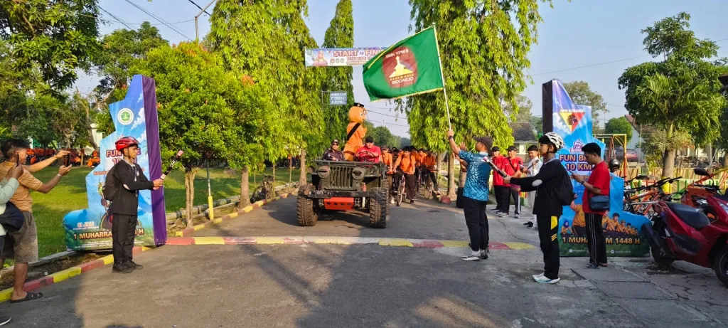 Peringati 1 Muharram 1448 Hijriyah, Ribuan Siswa SMK YPM 8 Sidoarjo Ikuti Fun Bike 10 KM di Kikav Panser Sumput