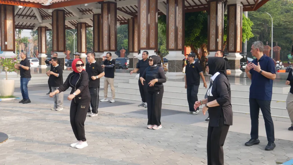 Semangat Baru, Usai Alun-Alun Dibuka Kembali Ribuan ASN Sidoarjo Boyong Kekompakan Lewat Senam Bersama