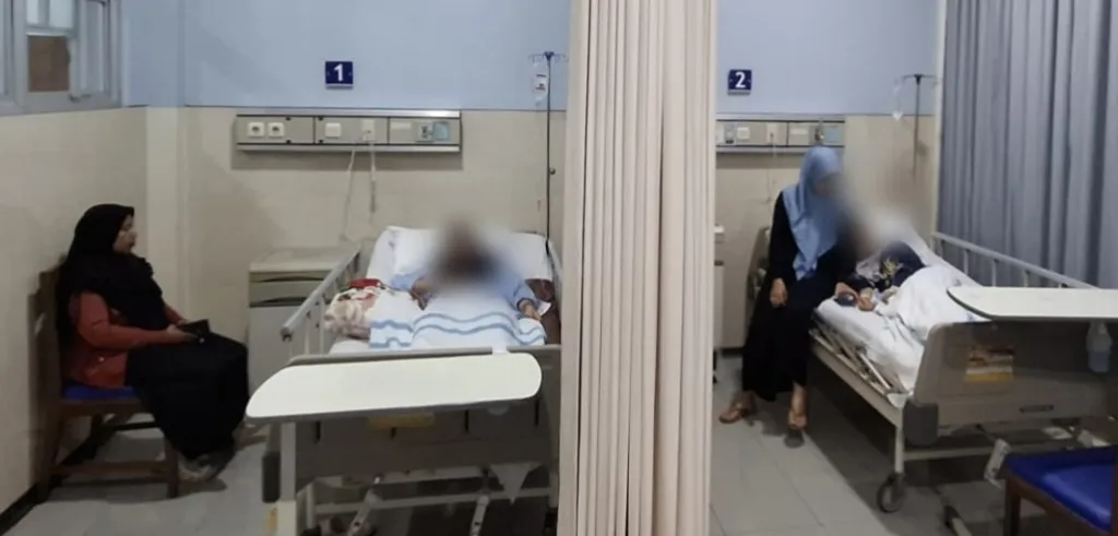Kambuh Usai Keracunan MBG, Alami Trauma Makanan 45 Santri di Sidoarjo Kembali Dilarikan Lagi ke RSUD dan RSI Siti Hajar