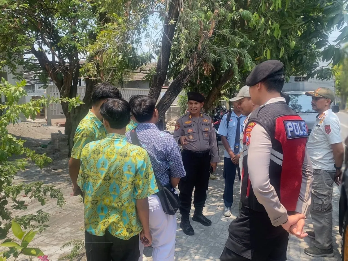 Baca juga : Polres Ngawi Tertibkan 8 Pelajar yang Bolos Saat Jam Sekolah