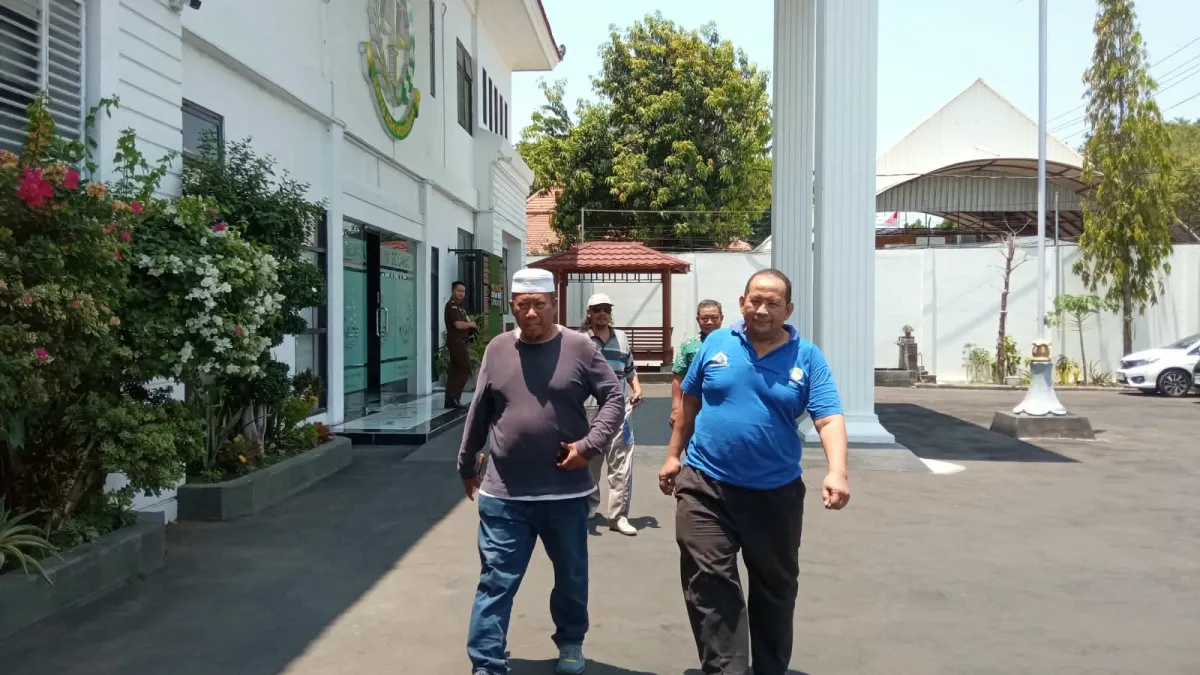 Baca juga : Babak Baru Kasus TKD Damarsi Jadi Rumah Kos Elite, Pembeli dan Pemasok Material Diperiksa Lagi Pidsus Kejari Sidoarjo